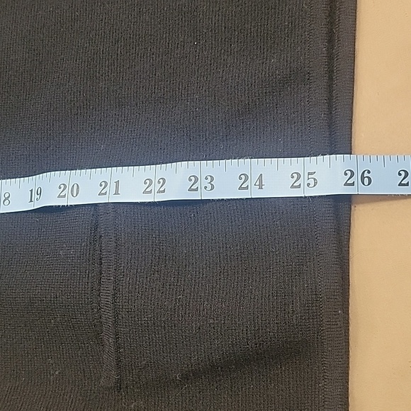 Unbranded, Size L Vintage Black 100% Pure Wool V Neck Sweater with Pockets - Picture 8 of 11